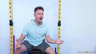 The guy fucks gym slut with big boobs right in the locker room