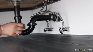 The girl called a plumber to clean the pipes and she got laid