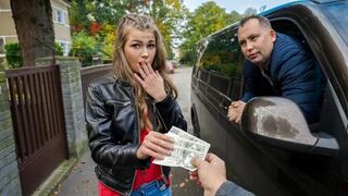 A girl agreed to have sex in her car for a certain reward