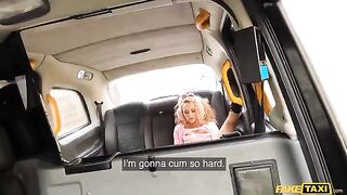 I want to stop and have sex, a sexy chick in stockings gets fucked in the car