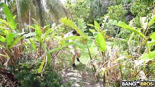 Babe fucked by a strong man outdoors with intense passion