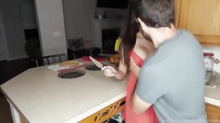 You gotta see this, it's freaking crazy, Stacey Squeaks!