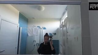 A cute teen got fucked in her new home
