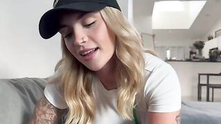 The barista is too bored and makes a mess on Starbucks