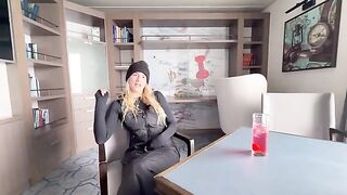 A plan for a night in the office with a pretty blonde