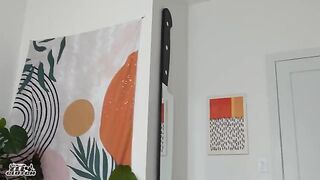 Two friends have a threesome while the house is empty