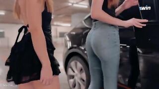 Can the hood hold two cute 18-yo girls?