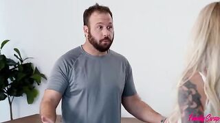 A girl varies her sex life while working out
