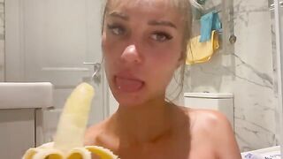 Monika Fox stuffed a banana in her ass and played with it in a steamy solo session