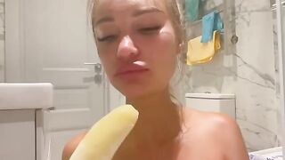 Monika Fox stuffed a banana in her ass and played with it in a steamy solo session