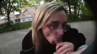 A couple engaged in risky sex right on the city streets