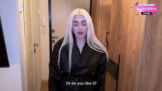 A hot evenning starts with sex right after visiting the guy