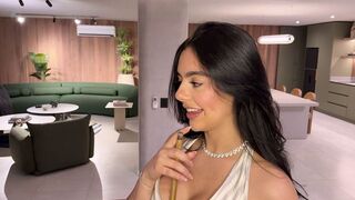 Girl wanted to have sex even in the presence of others