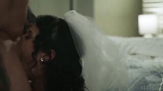 Lick the girl slowly and painfully long in the pussy