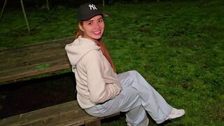 A girl agreed to have sex with a stranger in the park