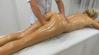 A masseur who couldn’t resist fucked his client at her house