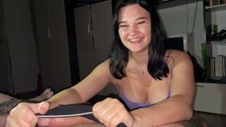 Girl sucked a dick at the party just for the sake of fun, everyone liked it